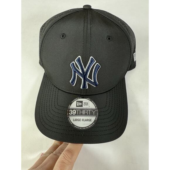 New Era Other - Men's New Era Black New York Yankees Night 39THIRTY Flex Hat Large/XLarge